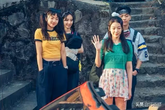 看金泰梨穿搭又漲知識了!日常私服灑脫又大氣,一點不像31歲的人