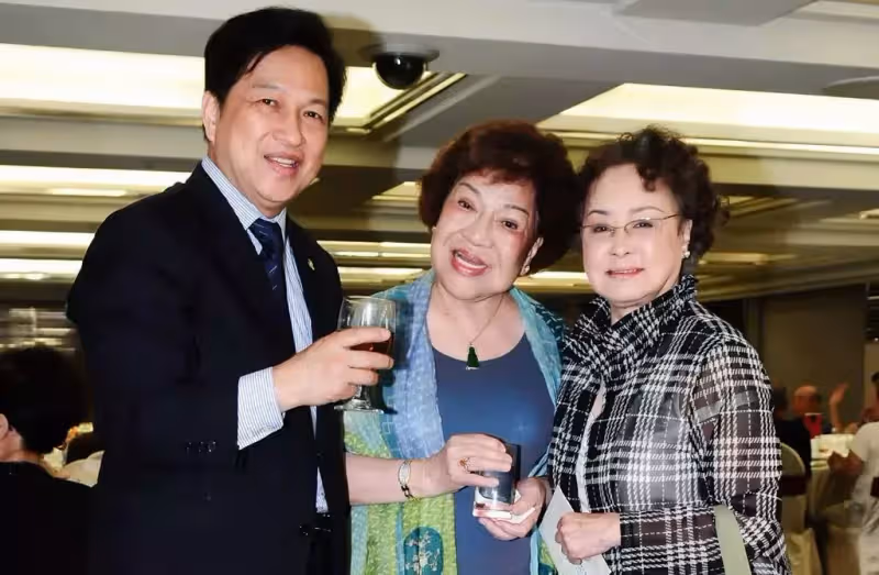 曾是秀場紅人!70歲資深女星「拍寫真卻倒賠60萬」 近況曝光「跑去KTV掃廁所」她嘆:最慘1天只賺1500元