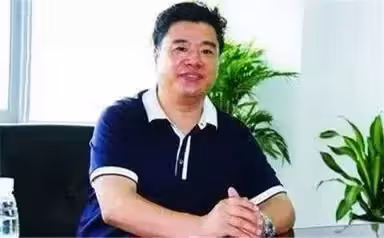 男子被親屬綁架並奪走12億家產,父母:他是神經病