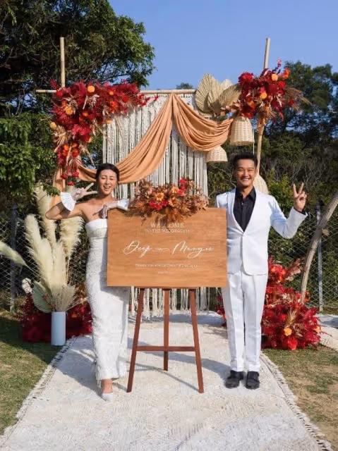 雙喜臨門!38歲男星戀愛半年大婚,靚妻挺3月孕肚連換3套絕美婚紗