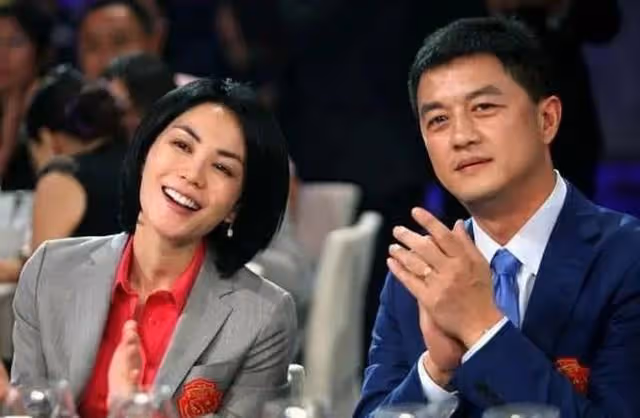 喜事連連:李亞鵬金喜官宣生娃,愛妻比王菲更具煙火氣!