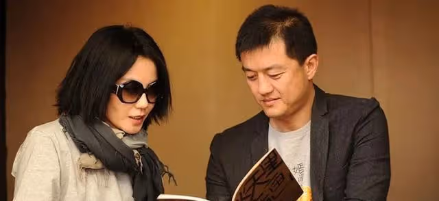 喜事連連:李亞鵬金喜官宣生娃,愛妻比王菲更具煙火氣!