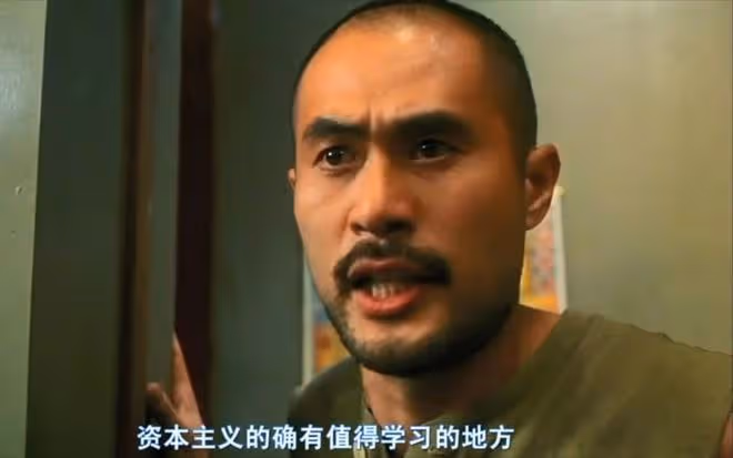 54歲日本艷星近況曝光,年過半百風韻猶存,嫁人後生活美滿