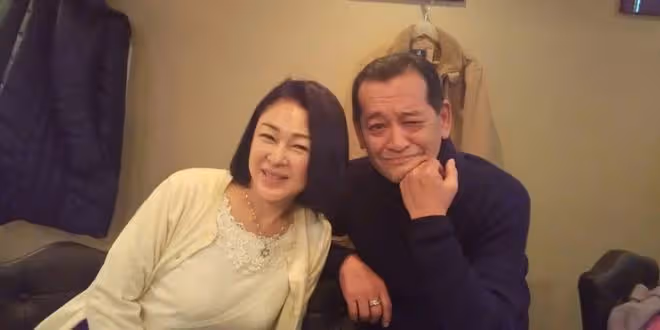 54歲日本艷星近況曝光,年過半百風韻猶存,嫁人後生活美滿