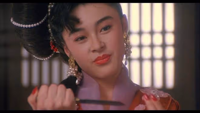 54歲日本艷星近況曝光,年過半百風韻猶存,嫁人後生活美滿
