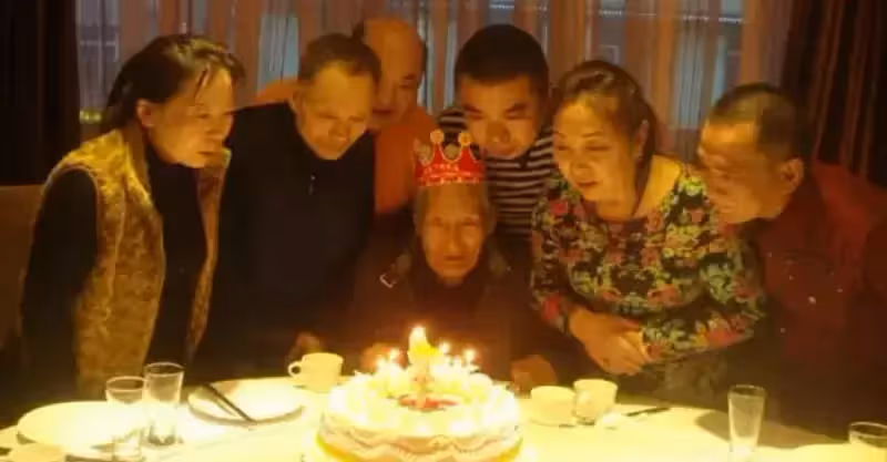 兒女爭相孝順!97歲姥姥「被6個兒女搶著養老」讓身邊人敬佩 「4大優秀品質」受兒女愛戴晚年幸福