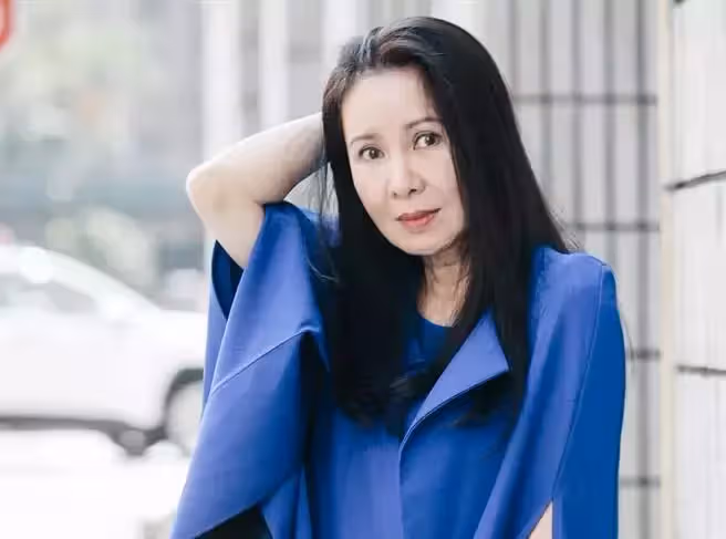 才因腫瘤動刀！67歲女星曝「聲帶手術失敗」沒法說話　曝光病況「還要二次動刀」：我好自卑
