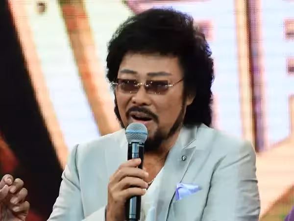 老友接連離開！沈文程凌晨3點收到「張菲簡訊」無限感慨　膝蓋退化體力不如前：真的老了