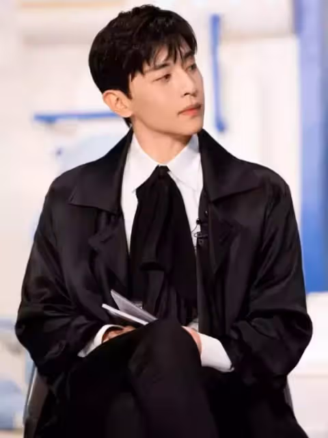29歲男星「鄧倫」偷逃稅務被罰「4.7億」!偷稅2.1億,主動報告積極配合,網友怒斥:退圈