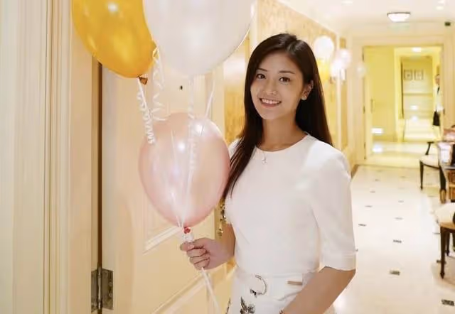 恭喜！香港著名靚模曬唯美藝術照宣布懷孕，被網友大讚最美孕媽