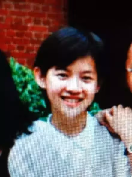 曾志偉女兒曾寶儀:父母離異有陰影,和初戀相守16年,48歲仍未婚