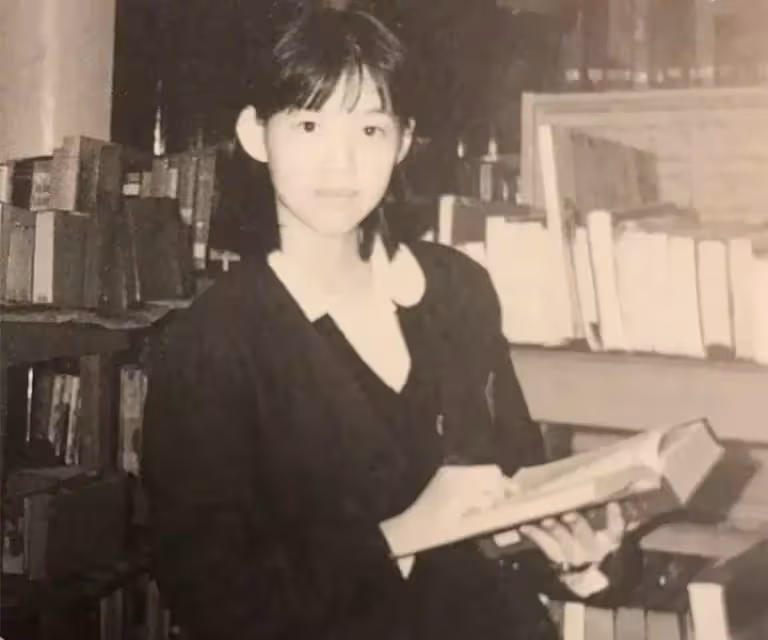 曾志偉女兒曾寶儀:父母離異有陰影,和初戀相守16年,48歲仍未婚