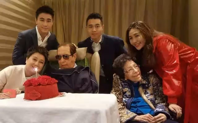 87歲到98歲，賭王續命的11年，何家人做的那些事到底有多瘋狂？