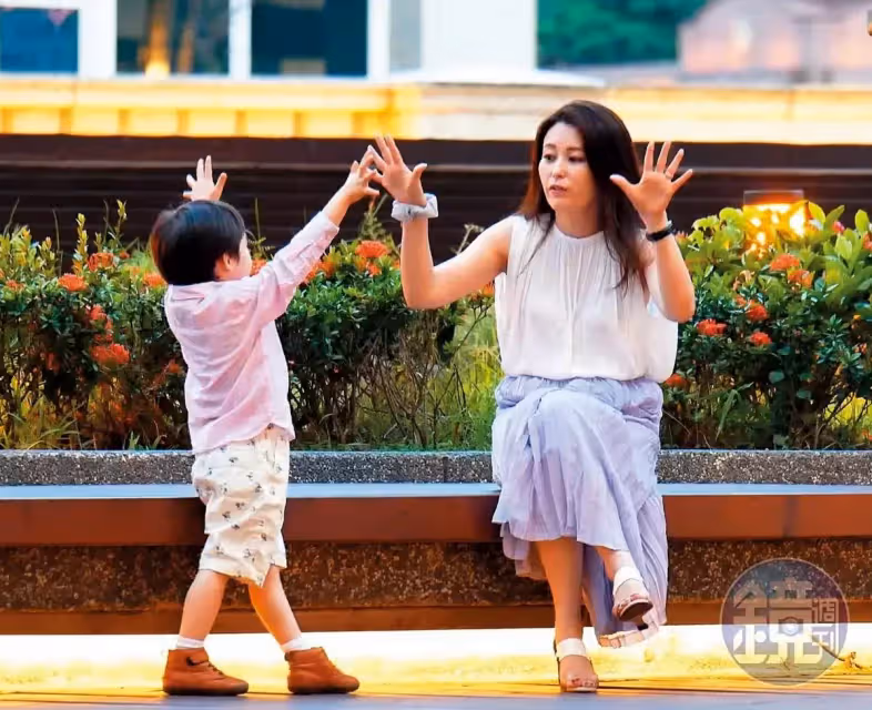 婚變傳5年！麻衣穩坐正宮寶座「曬台塑金孫背影」哽咽：捨不得　日本生活「4年半堅持早起」看哭網友