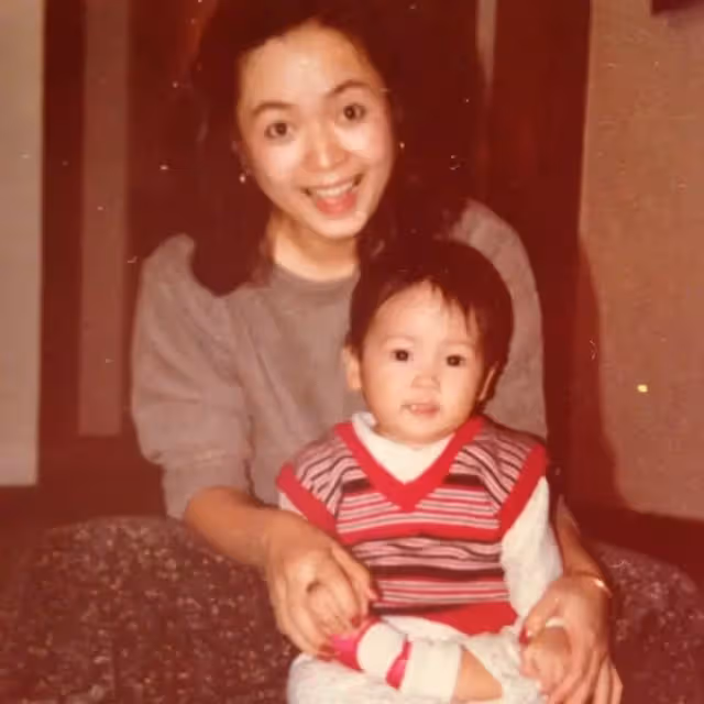 「我假笑了40年！」侯佩岑頂嘴「被媽媽倒整頭牛奶」嚇傻　從小乖巧「40歲後不再討好」醒悟：真正高情商