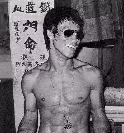 盤點李小龍創造的9大世界紀錄,1秒鐘內可以打出9拳,至今無人能破!