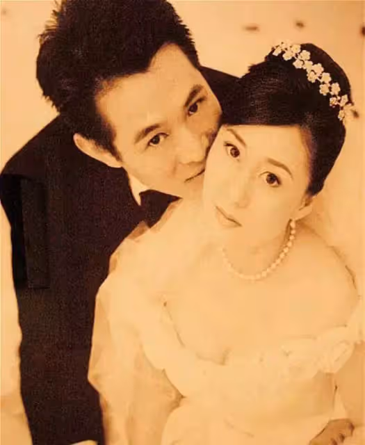 1999年李連杰兌現承諾迎娶利智,遭港媒10個字羞辱顏面盡失