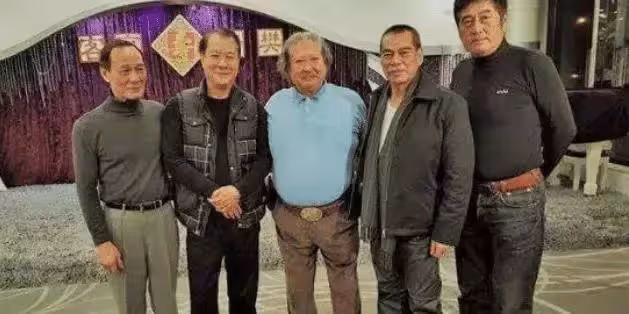 1985年洪金寶和陳慧敏一決高下,兩招就敗下陣來,傷疤至今還在