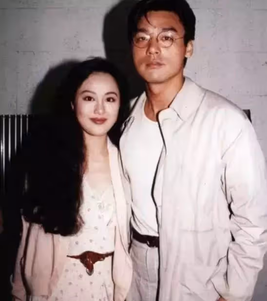 香港男神的兒子顏值,甄子丹大兒子長相像父親,呂良偉兒子矮胖