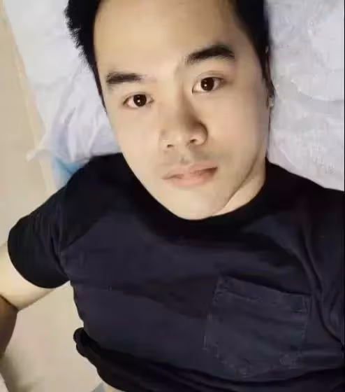 香港男神的兒子顏值,甄子丹大兒子長相像父親,呂良偉兒子矮胖