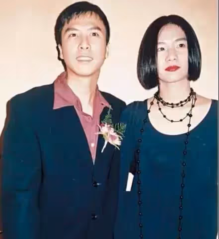 香港男神的兒子顏值,甄子丹大兒子長相像父親,呂良偉兒子矮胖
