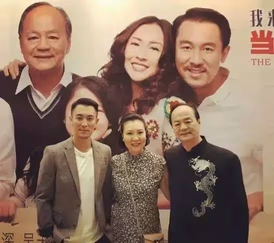 香港男神的兒子顏值,甄子丹大兒子長相像父親,呂良偉兒子矮胖