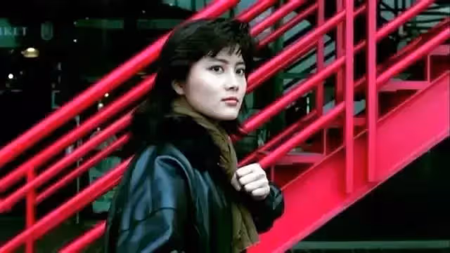 香港影壇紅極一時10位女打星,4位是外籍明星,如今生存現狀迥異