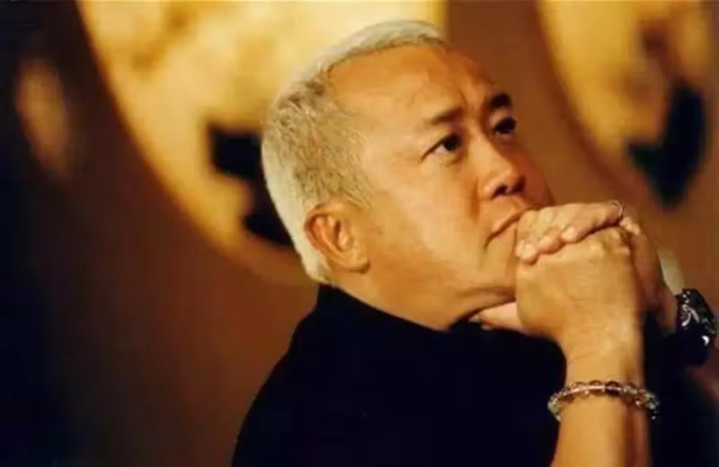 「風流成性」曾志偉:醜聞無數的他,如何從小人物做到大佬?