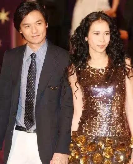 大S具俊曄再婚,張學友羅美薇糾纏多年,破鏡重圓的故事有很多!