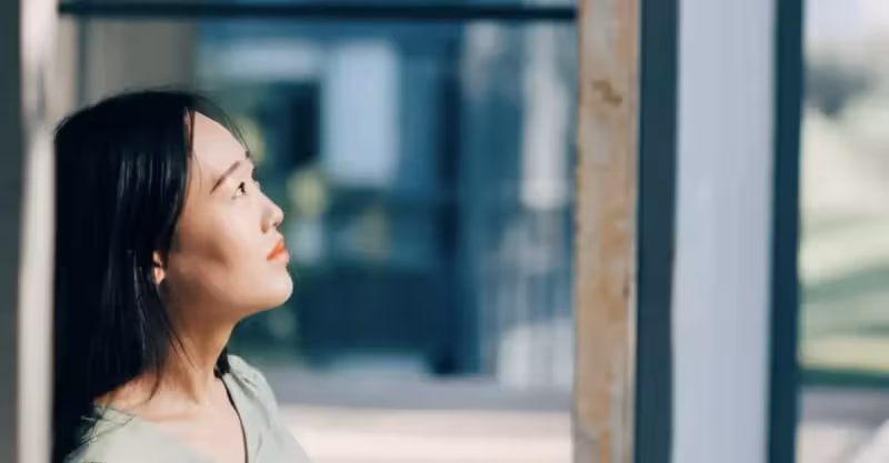 嫁給情人後我才明白：女人在婚外情中，有三種行為最讓人後悔