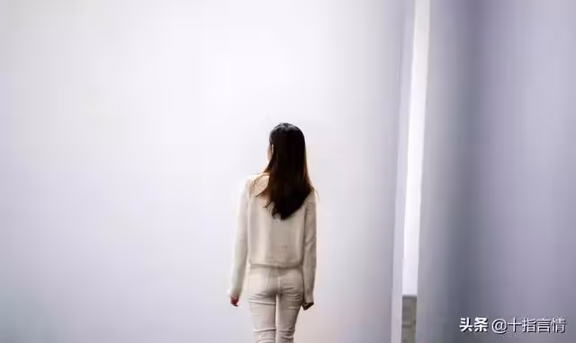 嫁給情人後我才明白:女人在婚外情中,有三種行為最讓人後悔