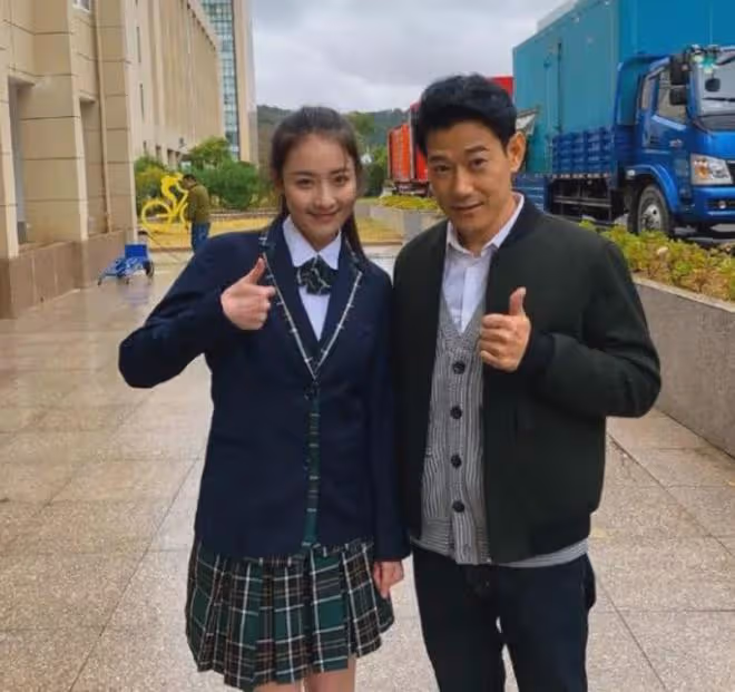 在中國演了19年鬼子,回日本後被人暴打,果斷讓女兒入中國國籍