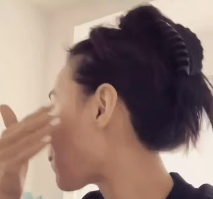 張柏芝關掉濾鏡，關掉美顏，瞬間露出真顏！網友：讓我冷靜一下！