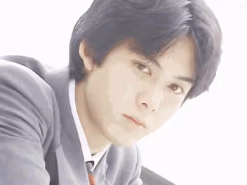 他被譽日本20世紀末最後的美少年,憑一個鏡頭爆紅亞洲後「消失」20年…