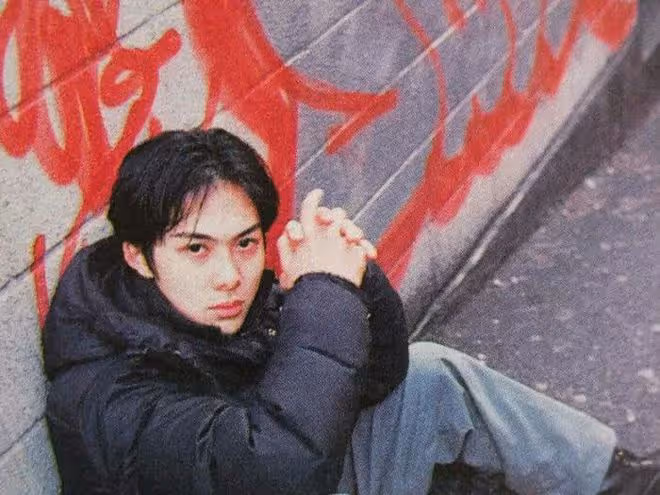 他被譽日本20世紀末最後的美少年,憑一個鏡頭爆紅亞洲後「消失」20年…