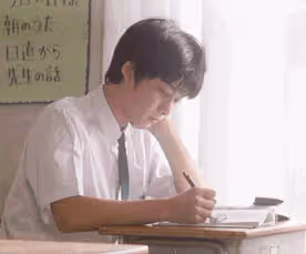 他被譽日本20世紀末最後的美少年,憑一個鏡頭爆紅亞洲後「消失」20年…