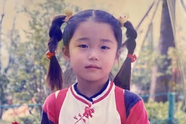 火車上對著手機唱歌選上女團主唱，屢獲演技殊榮信看演員的她最近以酒為樂?
