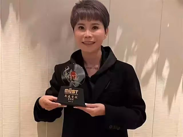 突然收到莫名帳單!詹雅雯驚覺「信用卡被盜刷3年」崩潰自責「主謀自己也認識」:笨到什麼程度