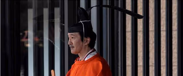 女兒低嫁惹笑話，父親緊跟著離世，紅白喜事撞一起，真子公主慌了