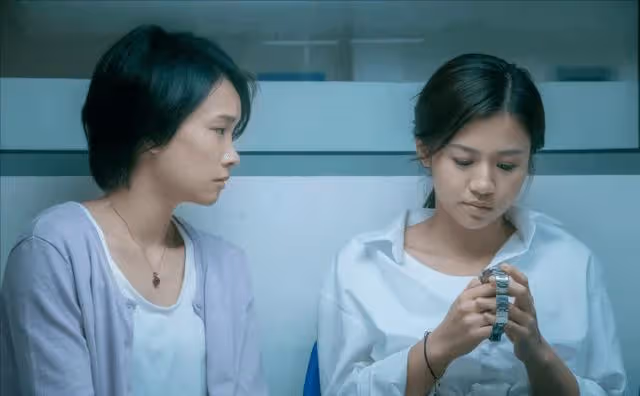 TVB肌肉男神執導首部電影即獲獎，自稱是「廢物」，自覺虧欠父母