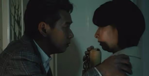 和他結婚後,他嫌我顏值低家暴我,我忍無可忍把他殺了