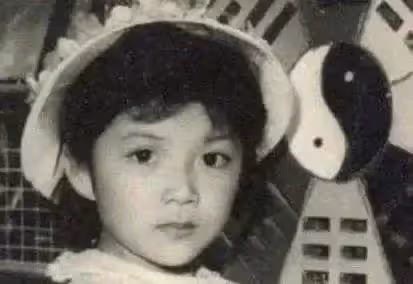 5歲被迫賺錢!13歲被打抑制生長劑「身高定格149」 婚後更是痛苦度日「用12年與家人和解」