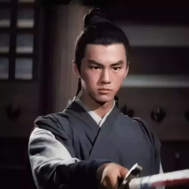 一代巨星狄龍:最紅時成龍叫他爸爸,過氣時嘗盡人間冷暖