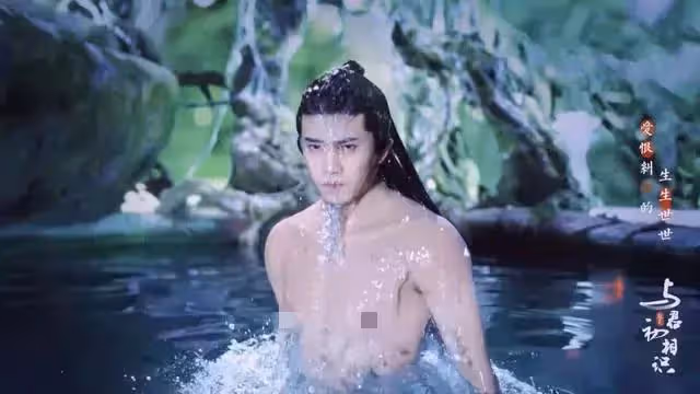 任嘉倫穿肌肉衣遭批不敬業,導演首出面澄清,力挺其專業稱很辛苦