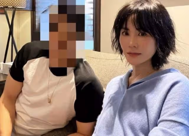 王菲罕見近照曝光，53歲狀態似少女，網友：難怪能拿下謝霆鋒