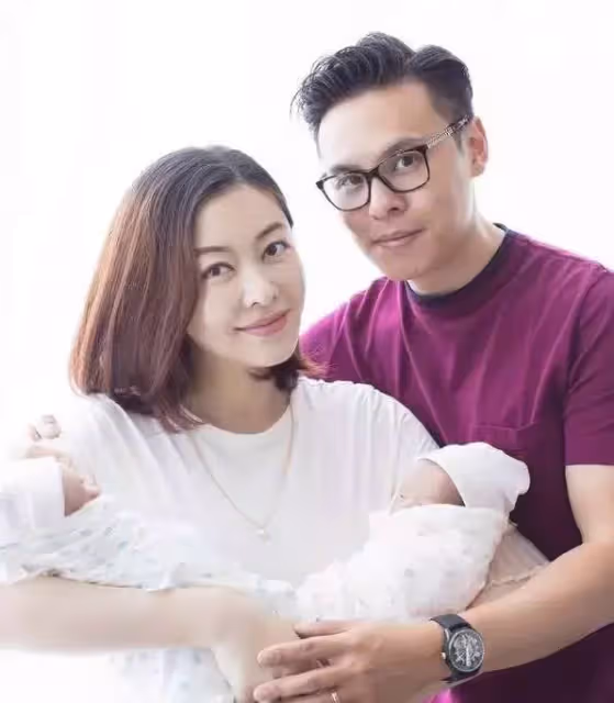 熊黛林「雙胞胎女兒」長相差太遠!姐姐大眼睛顏值隨媽媽,妹妹眼睛小像爸爸略顯普通