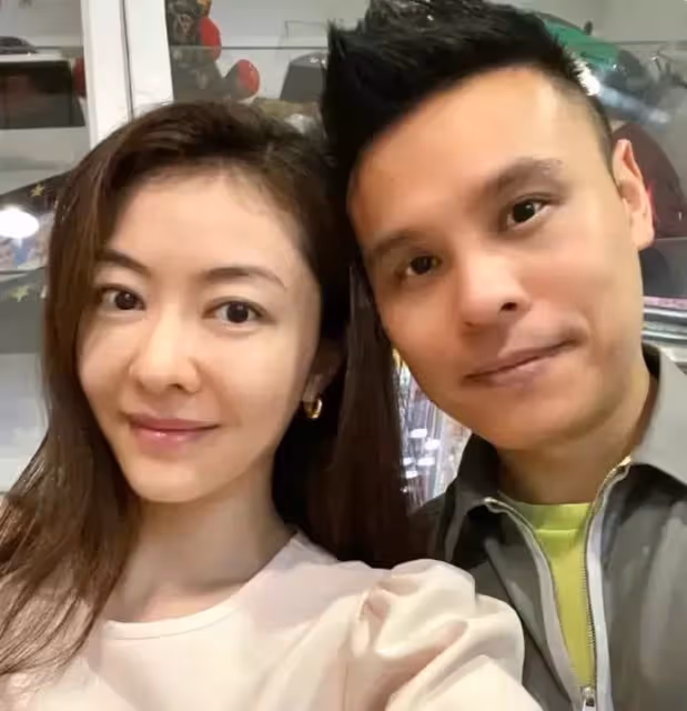 熊黛林「雙胞胎女兒」長相差太遠!姐姐大眼睛顏值隨媽媽,妹妹眼睛小像爸爸略顯普通