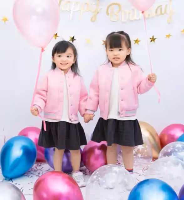 熊黛林「雙胞胎女兒」長相差太遠!姐姐大眼睛顏值隨媽媽,妹妹眼睛小像爸爸略顯普通