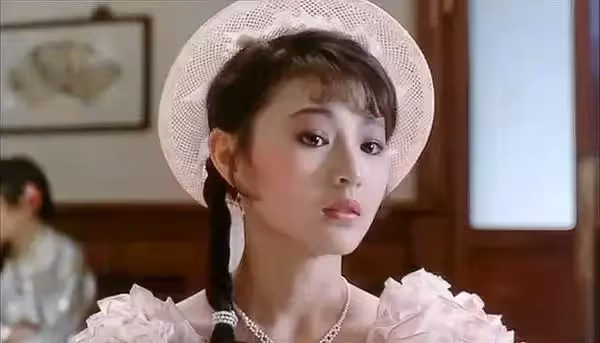 最當紅時隱退嫁富商!卻被前夫污衊「偷情義子」身敗名裂 「銷聲匿跡十幾年」今55歲近照曝光