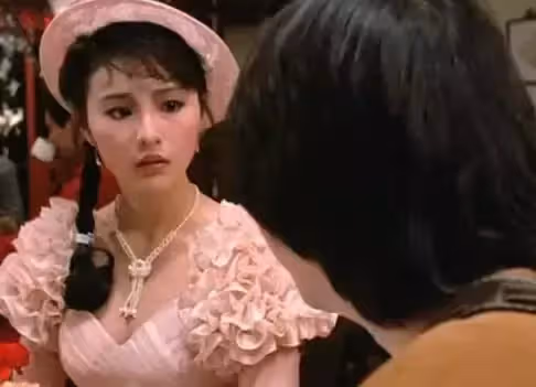 最當紅時隱退嫁富商！卻被前夫污衊「偷情義子」身敗名裂　「銷聲匿跡十幾年」今55歲近照曝光